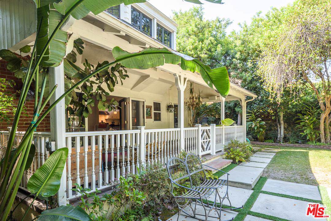 1518 Courtney Avenue - Photo 1