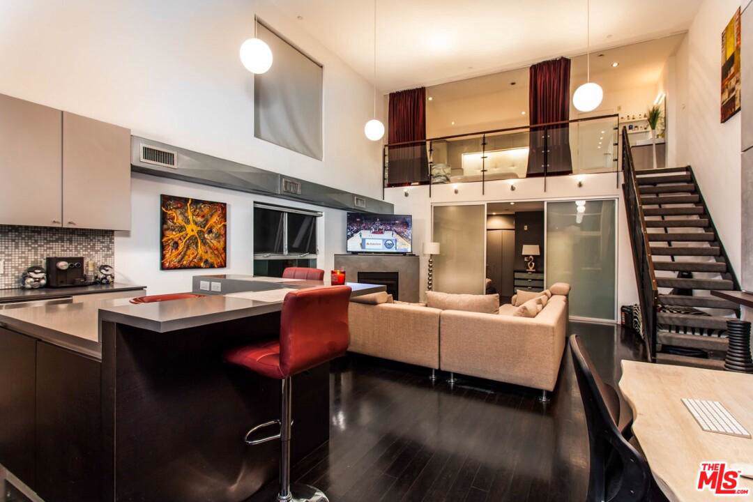 7062 Hawthorn Avenue - Photo 1