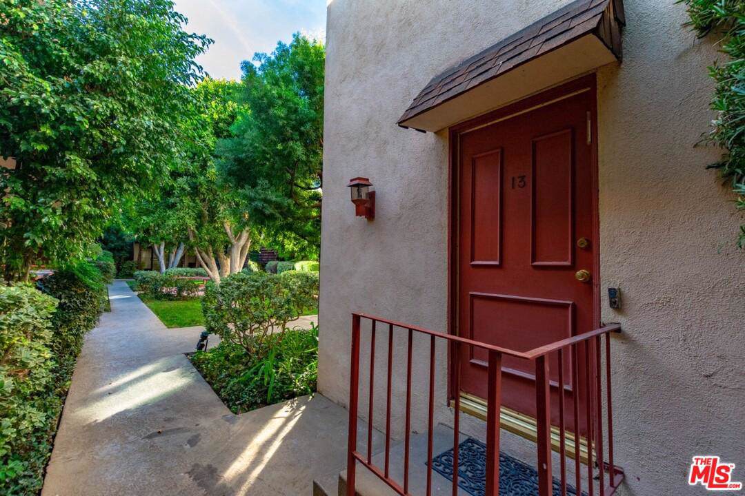 5400 Newcastle Avenue - Photo 1