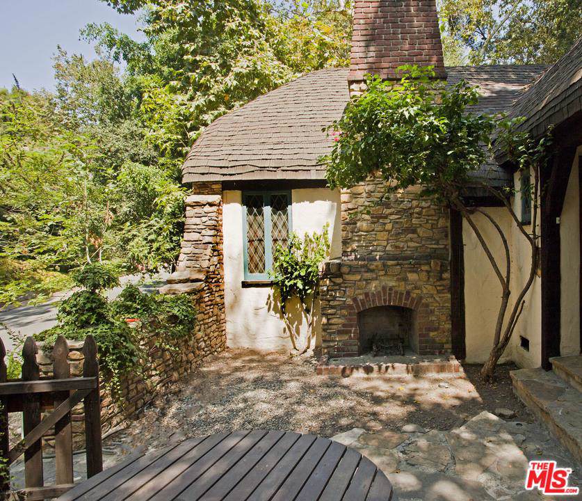 3036 Beachwood Drive - Photo 1