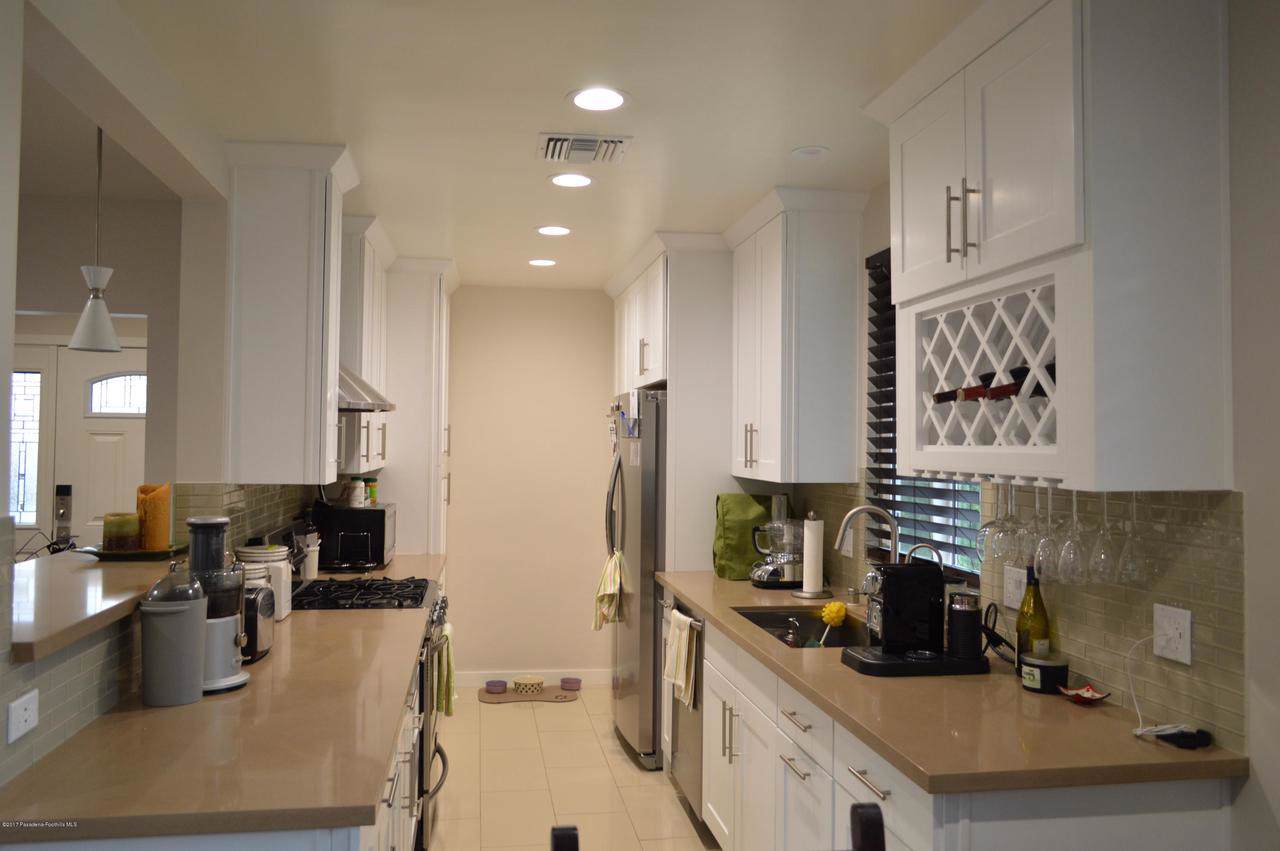10506 Silverton Avenue - Photo 1