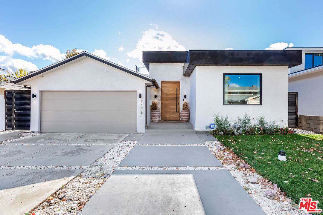13338 Albers Street - Photo 1
