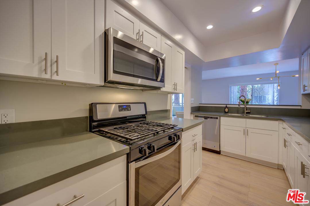 3726 Mount Vernon Drive - Photo 1