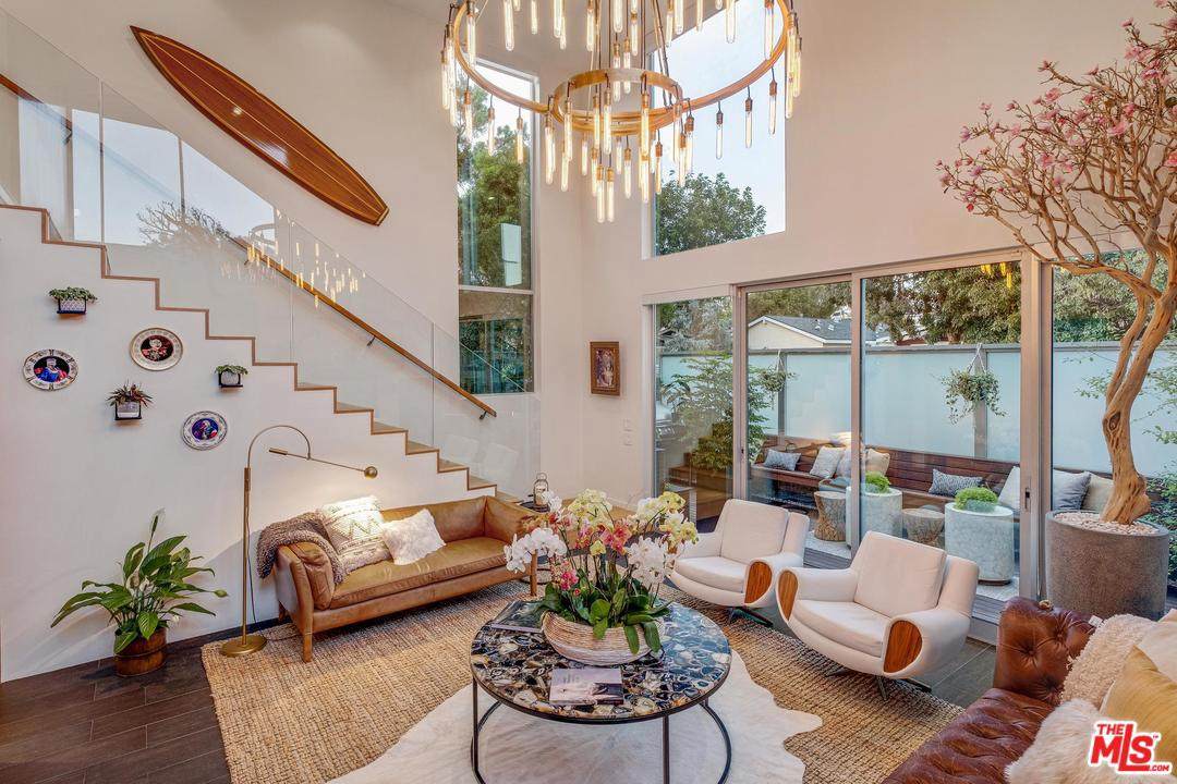1220 Cabrillo Avenue - Photo 1