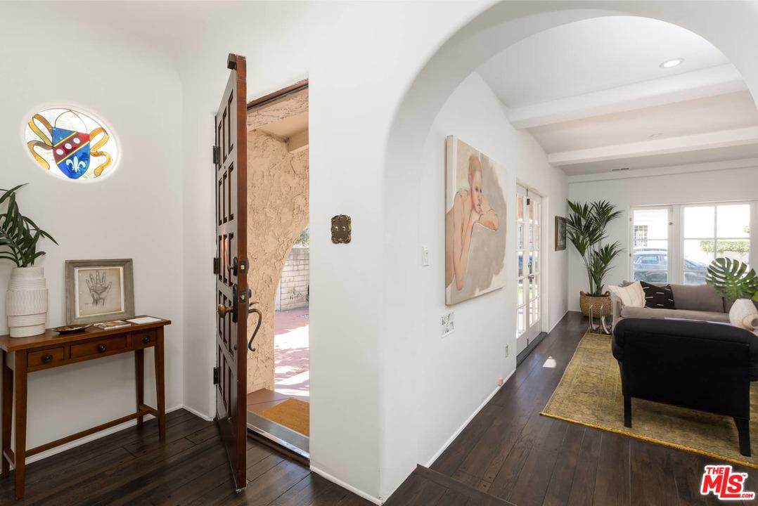 2025 Avenue Of The Stars - Photo 1