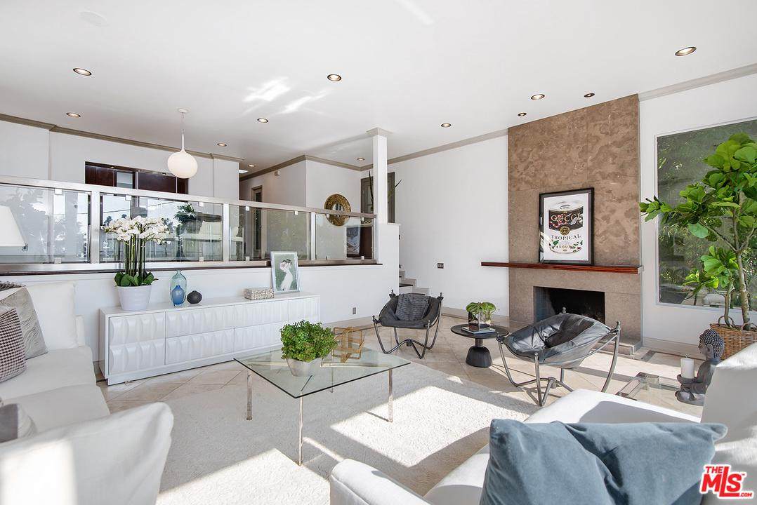 8715 Sunset Plaza Terrace - Photo 1