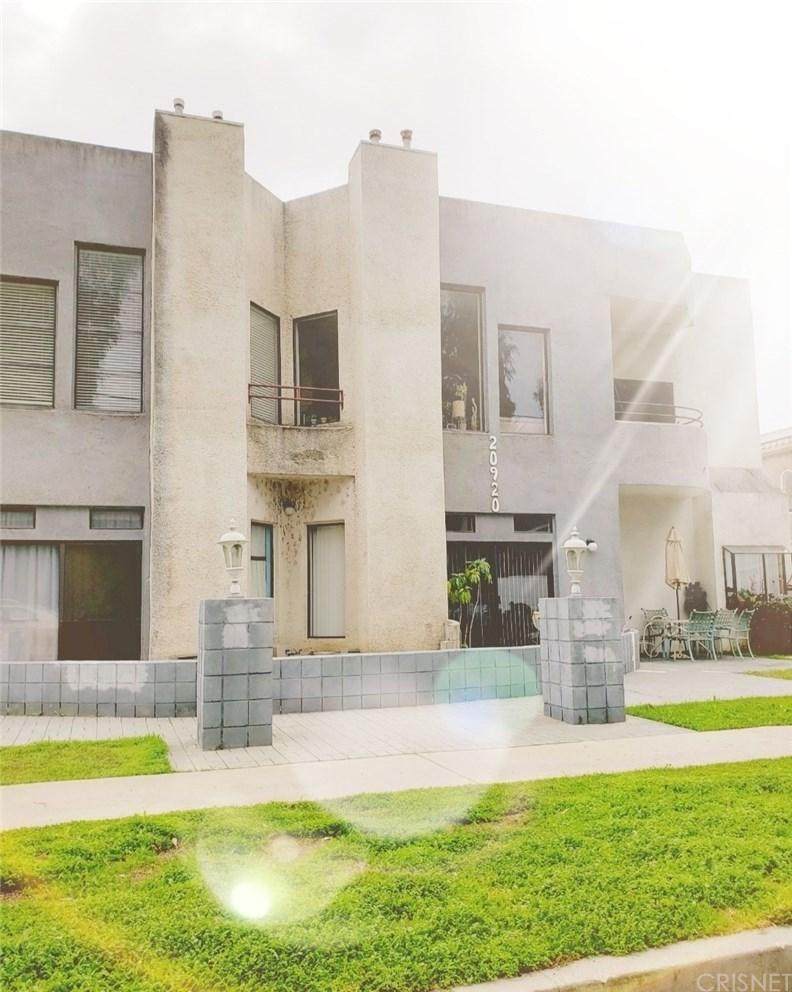 20920 Community Street - Photo 1