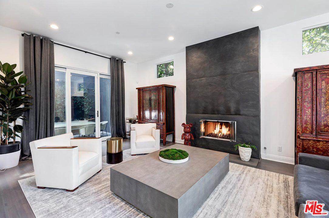 1604 Sunset Plaza Drive - Photo 1