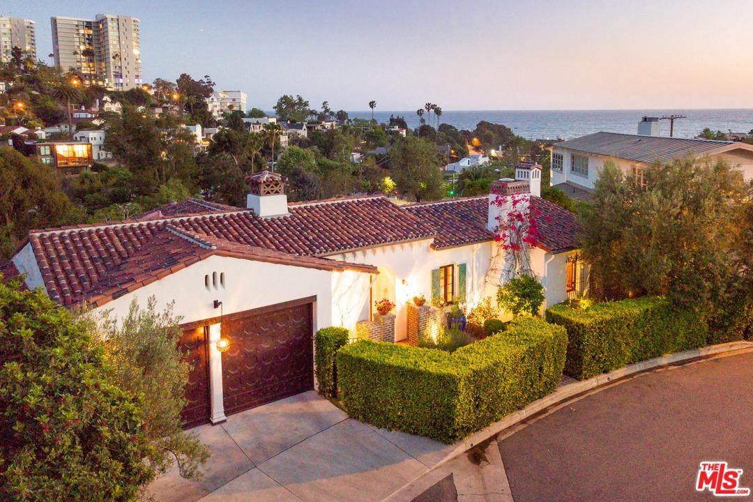267 Amalfi Drive - Photo 1