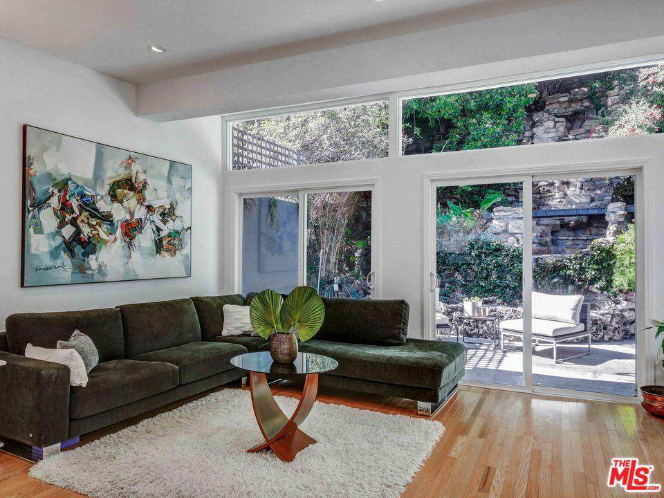 2017 Beverly Glen - Photo 1