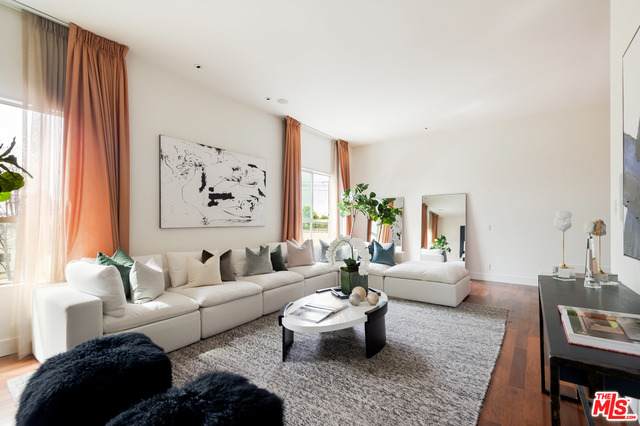 155 Elm Dr - Photo 1