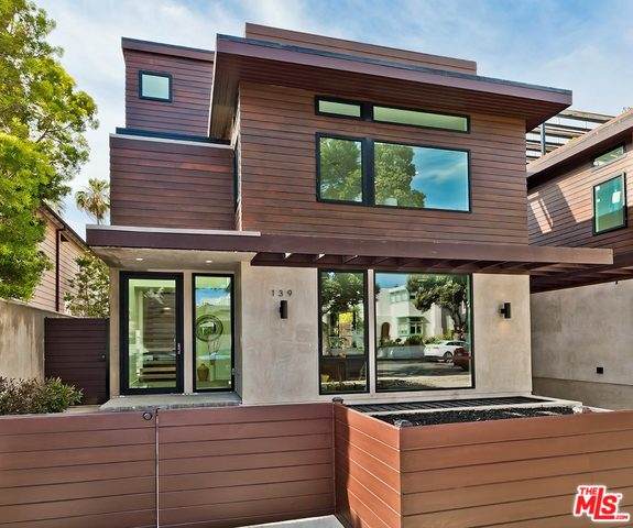 139 Hollister Ave - Photo 1