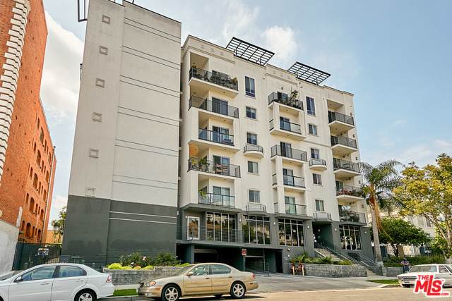 733 Manhattan Pl - Photo 1
