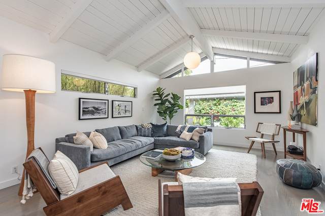 1016 Rose Ave - Photo 1