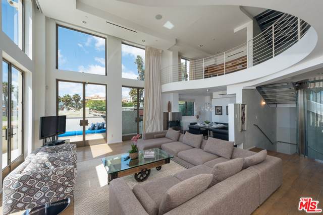 11 Marine Terrace - Photo 1