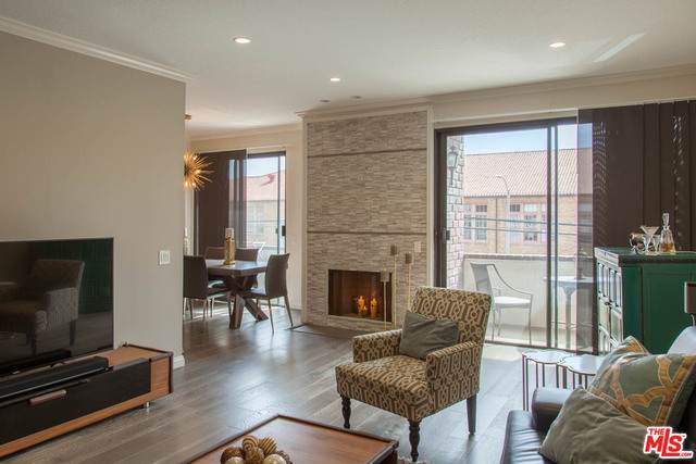 1271 Granville Ave - Photo 1