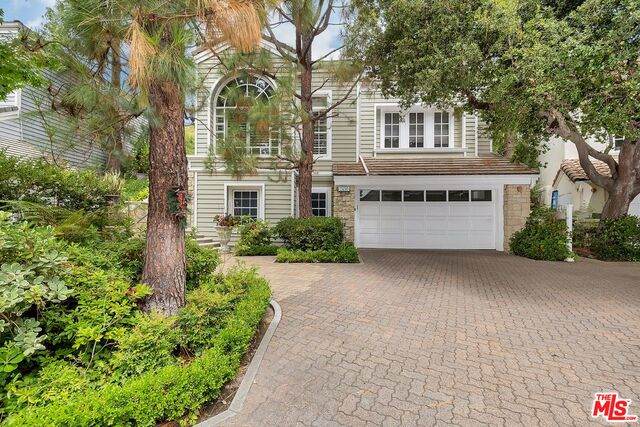 2490 Devonport Ln - Photo 1