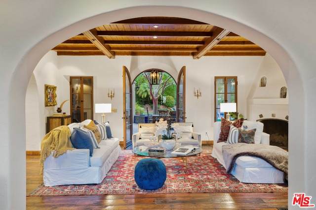 889 Toulon Dr - Photo 1