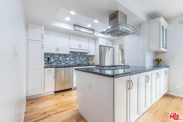 2208 Vanderbilt Ln - Photo 1