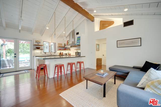 16651 Sunset Blvd - Photo 1