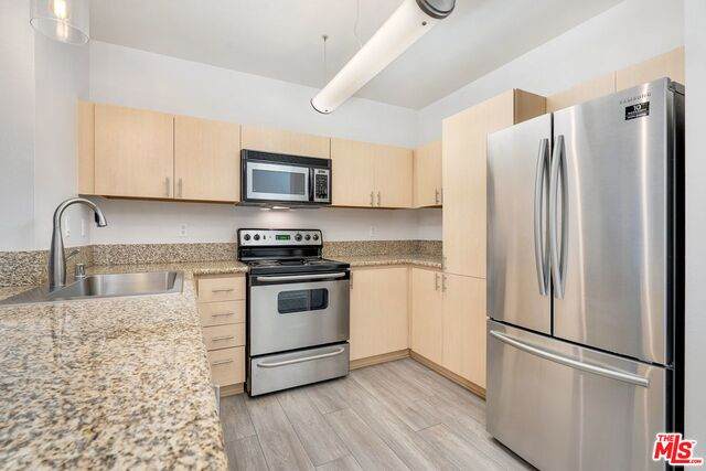 630 6Th St - Photo 1