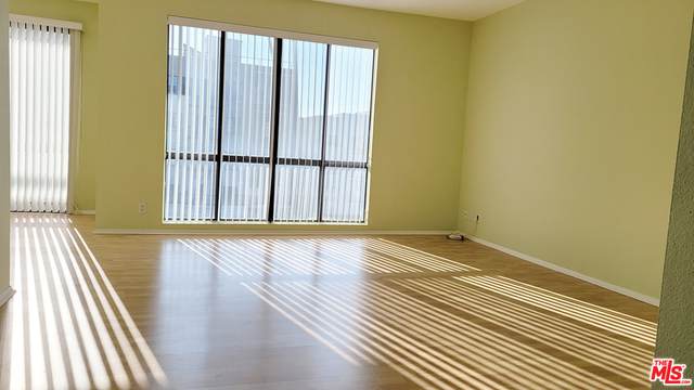 533 St Andrews Pl - Photo 1