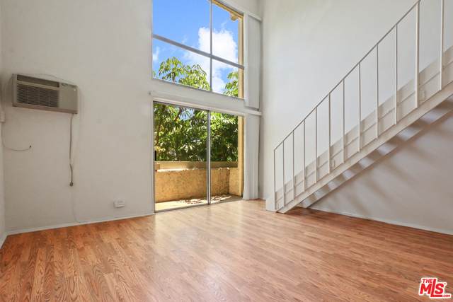 1440 Veteran Ave - Photo 1