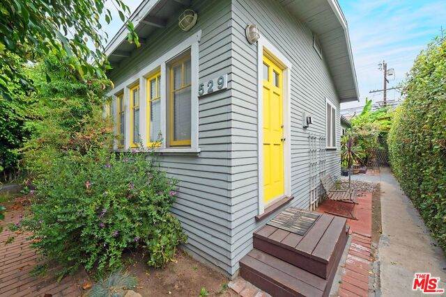529 Grand Blvd - Photo 1