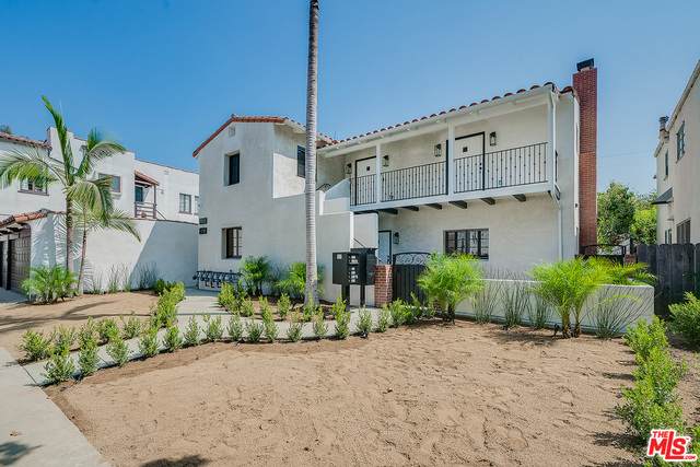 1014 Hayworth Ave - Photo 1