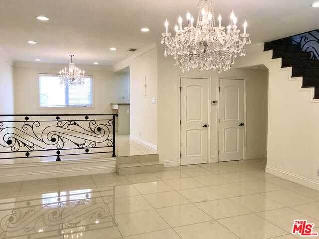 121 Clark Dr - Photo 1