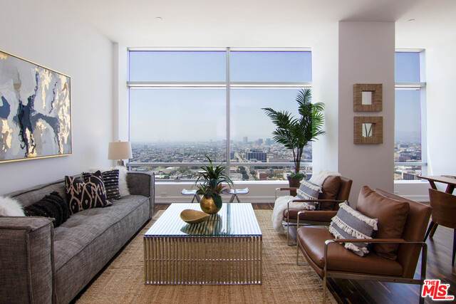 900 Olympic Blvd - Photo 1