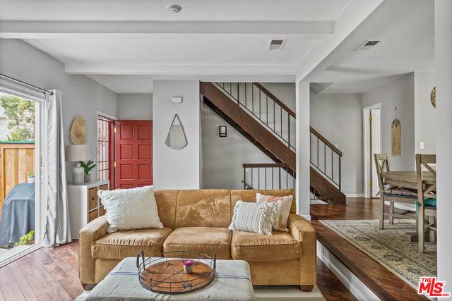 2510 Voorhees Ave - Photo 1
