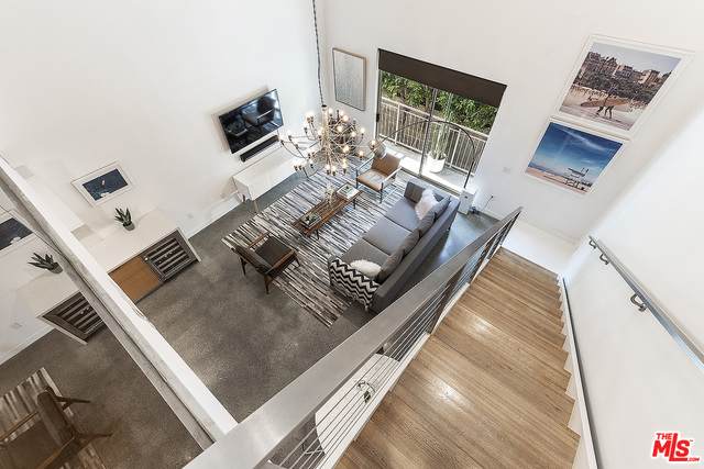 123 Kings Rd - Photo 1