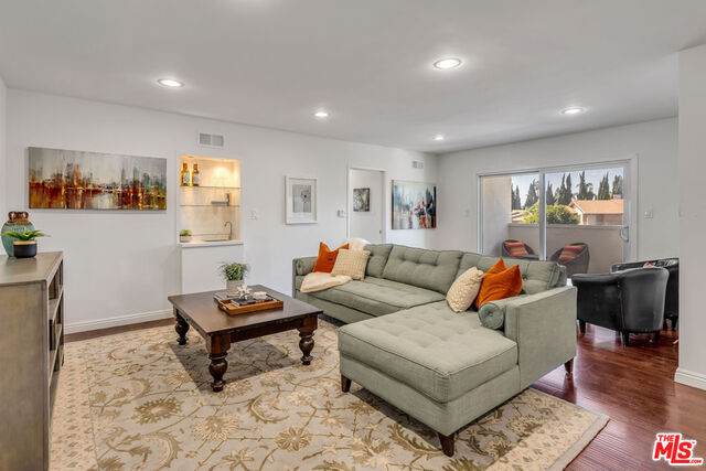 11670 Sunset Blvd - Photo 1