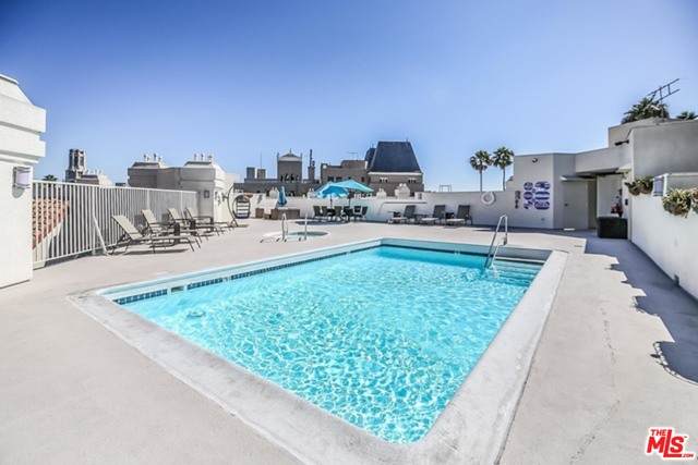 620 Gramercy Pl - Photo 1
