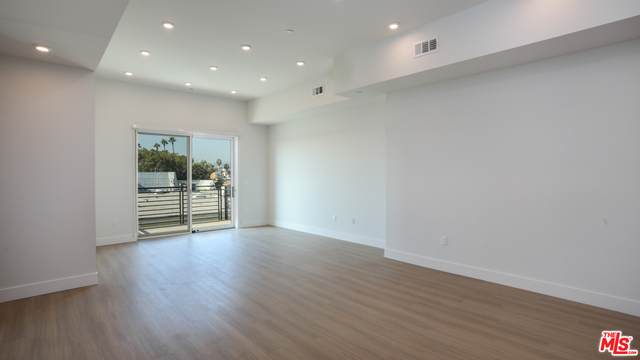909 Le Doux Rd - Photo 1