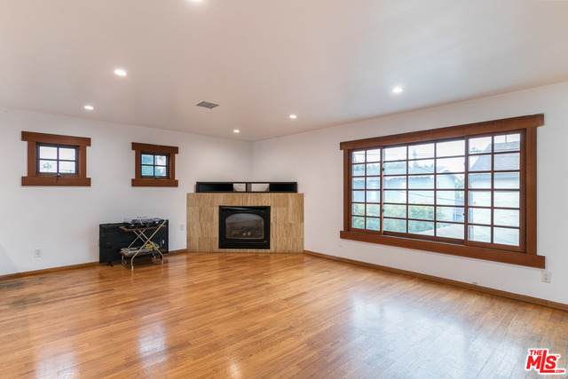 825 Angelus Pl - Photo 1