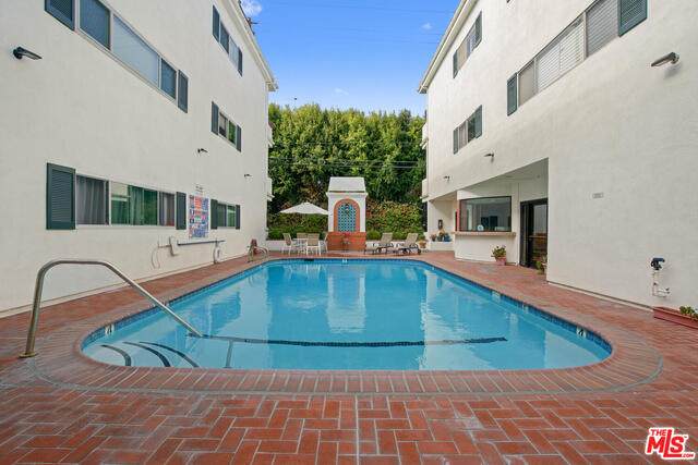 521 Montana Ave - Photo 1