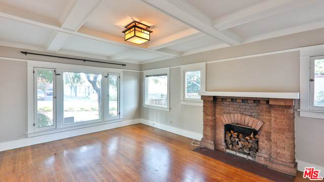 658 Ocean Park Blvd - Photo 1