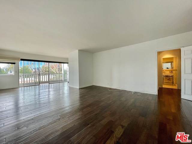 999 Doheny Dr - Photo 1