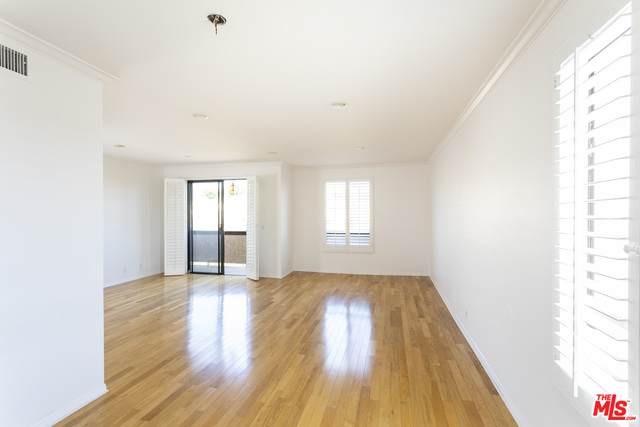 1315 Roxbury Dr - Photo 1