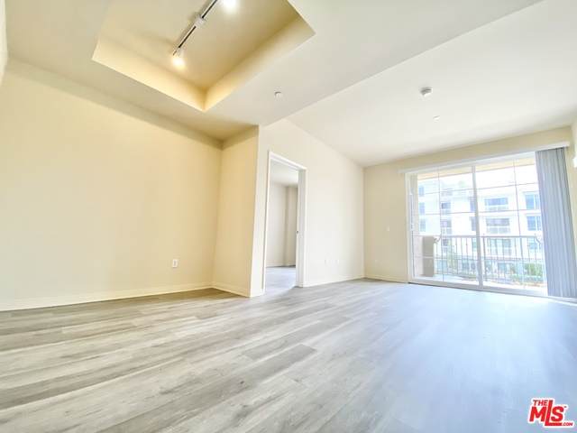 2810-South Sepulveda Blvd - Photo 1