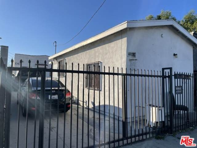 10409 Figueroa St - Photo 1