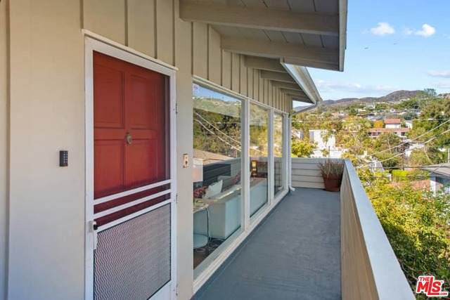 677 Las Lomas Ave - Photo 1