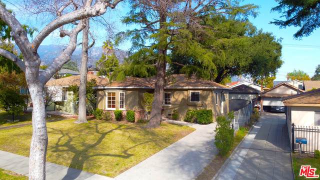 1444 Hill Ave - Photo 1