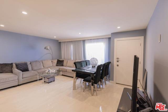 5461 Newcastle Ave - Photo 1