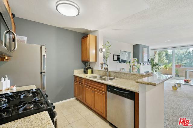 6405 Green Valley Cir - Photo 1