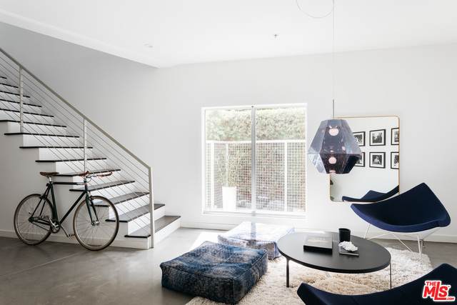 6683 Franklin Ave - Photo 1