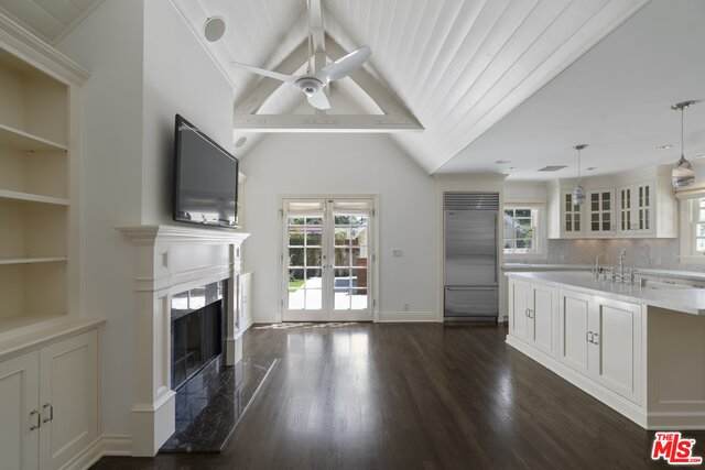 560 Cahuenga Blvd - Photo 1