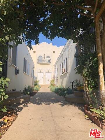 1520 Menlo Ave - Photo 1